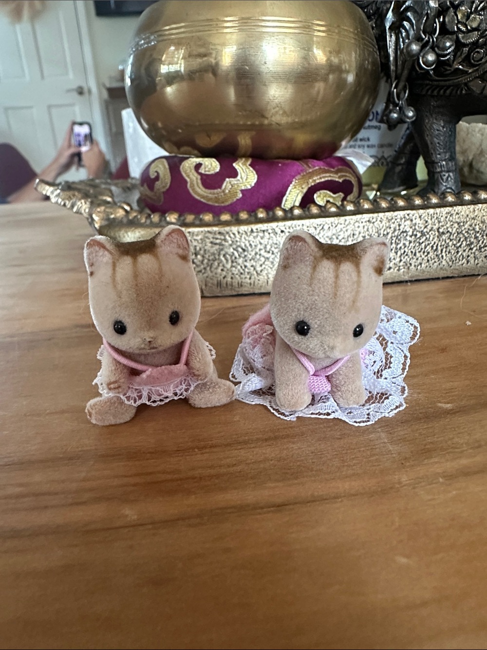 Calico critters kitten twins  Pink Flocked Kitten Toys with Lace Dresses
